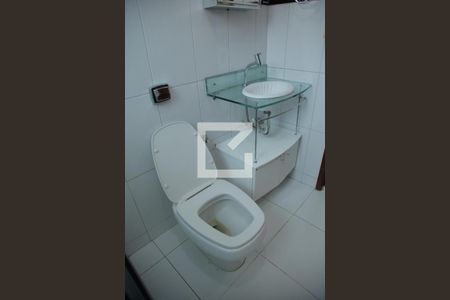 Casa à venda com 170m², 3 quartos e 2 vagasBanheiro 1