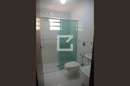Casa à venda com 170m², 3 quartos e 2 vagasBanheiro 2