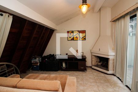 Casa de condomínio à venda com 196m², 4 quartos e 2 vagas Casa de condomínio à venda com 196m², 4 quartos e 2 vagasSuíte 2