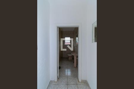 Corredor de casa para alugar com 2 quartos, 80m² em Jardim Panorama (zona Leste), São Paulo