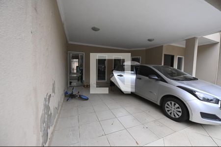 Garagem de casa à venda com 4 quartos, 192m² em Setor Jaó, Goiânia
