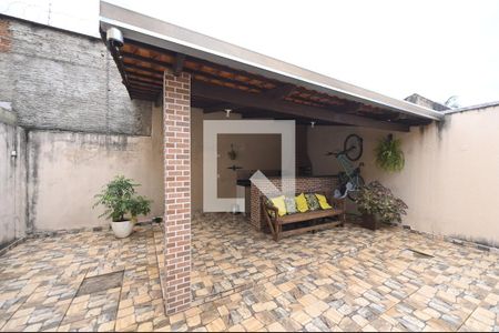 Casa à venda com 192m², 4 quartos e 2 vagas Casa à venda com 192m², 4 quartos e 2 vagasQuintal