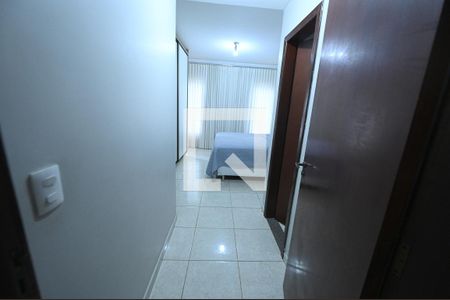 Casa à venda com 192m², 4 quartos e 2 vagas Casa à venda com 192m², 4 quartos e 2 vagasQuarto 4