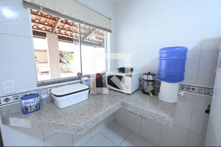Casa à venda com 192m², 4 quartos e 2 vagas Casa à venda com 192m², 4 quartos e 2 vagasCozinha