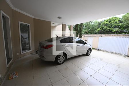 Casa à venda com 192m², 4 quartos e 2 vagas Casa à venda com 192m², 4 quartos e 2 vagasGaragem