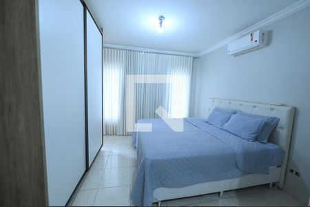 Casa à venda com 192m², 4 quartos e 2 vagas Casa à venda com 192m², 4 quartos e 2 vagasQuarto 4