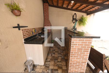 Casa à venda com 192m², 4 quartos e 2 vagas Casa à venda com 192m², 4 quartos e 2 vagasChurrasqueira
