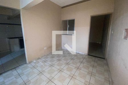Sala de casa para alugar com 2 quartos, 66m² em Vila Urussaí, Duque de Caxias