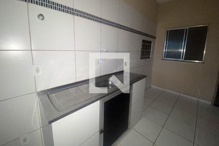Cozinha de casa para alugar com 2 quartos, 66m² em Vila Urussaí, Duque de Caxias