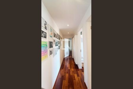 Corredor de apartamento à venda com 2 quartos, 96m² em Vila Ipojuca, São Paulo