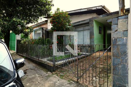 Casa à venda com 336m², 2 quartos e 2 vagasFachada