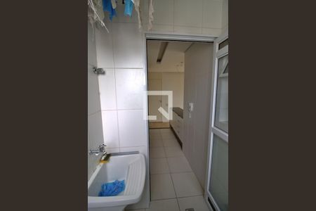 Apartamento à venda com 64m², 3 quartos e 1 vagaÁrea de Serviço