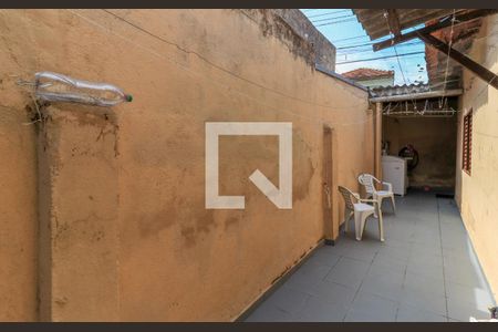 Casa à venda com 150m², 2 quartos e 1 vaga Casa à venda com 150m², 2 quartos e 1 vagaQuintal