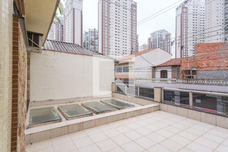 Casa à venda com 230m², 3 quartos e 3 vagas Casa à venda com 230m², 3 quartos e 3 vagasTerraço Suíte