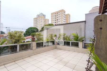 Casa à venda com 230m², 3 quartos e 3 vagas Casa à venda com 230m², 3 quartos e 3 vagasÁrea de convivência terraço