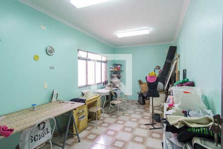 Casa à venda com 230m², 3 quartos e 3 vagas Casa à venda com 230m², 3 quartos e 3 vagasOficina