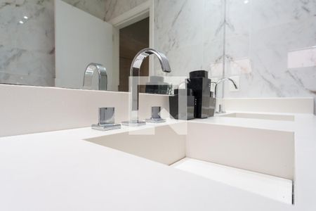 Casa à venda com 230m², 3 quartos e 3 vagas Casa à venda com 230m², 3 quartos e 3 vagasBanheiro suíte