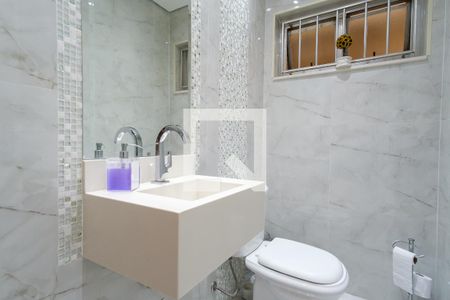 Casa à venda com 230m², 3 quartos e 3 vagas Casa à venda com 230m², 3 quartos e 3 vagasLavabo