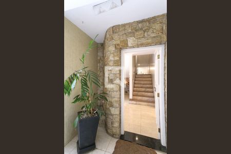 Casa à venda com 230m², 3 quartos e 3 vagas Casa à venda com 230m², 3 quartos e 3 vagasEntrada