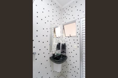 Casa à venda com 230m², 3 quartos e 3 vagas Casa à venda com 230m², 3 quartos e 3 vagasÁrea de convivência banheiro