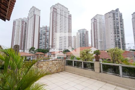 Casa à venda com 230m², 3 quartos e 3 vagas Casa à venda com 230m², 3 quartos e 3 vagasÁrea de convivência terraço