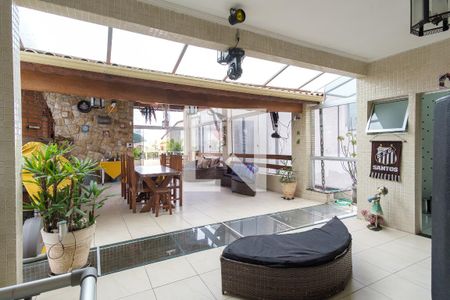 Casa à venda com 230m², 3 quartos e 3 vagas Casa à venda com 230m², 3 quartos e 3 vagasÁrea de convivência