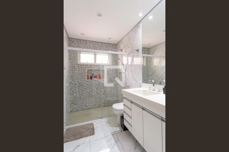 Casa à venda com 230m², 3 quartos e 3 vagas Casa à venda com 230m², 3 quartos e 3 vagasBanheiro suíte