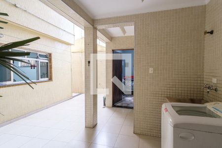 Casa à venda com 230m², 3 quartos e 3 vagas Casa à venda com 230m², 3 quartos e 3 vagasLavanderia