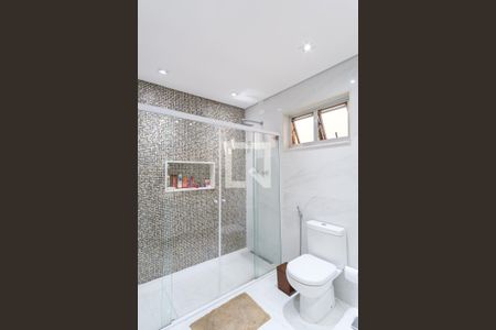 Casa à venda com 230m², 3 quartos e 3 vagas Casa à venda com 230m², 3 quartos e 3 vagasBanheiro Social