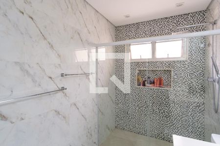 Casa à venda com 230m², 3 quartos e 3 vagas Casa à venda com 230m², 3 quartos e 3 vagasBanheiro suíte