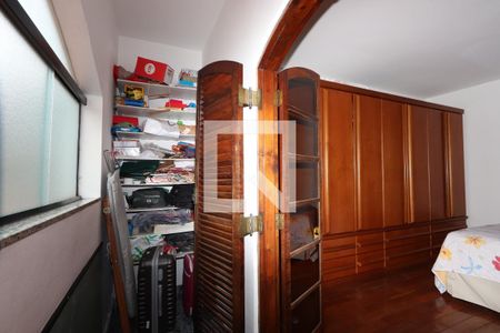 Suíte de casa à venda com 3 quartos, 290m² em Jardim Dona Sinhá, São Paulo