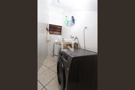 Casa à venda com 290m², 3 quartos e 3 vagasLavanderia