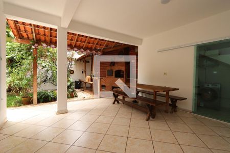 Casa à venda com 290m², 3 quartos e 3 vagasQuintal coberto