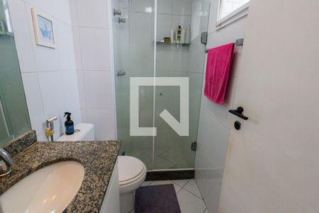 Apartamento para alugar com 66m², 2 quartos e 1 vaga Apartamento para alugar com 66m², 2 quartos e 1 vagaBanheiro da Suíte