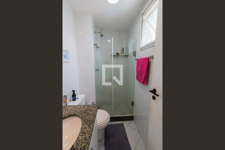 Apartamento para alugar com 66m², 2 quartos e 1 vaga Apartamento para alugar com 66m², 2 quartos e 1 vagaBanheiro da Suíte