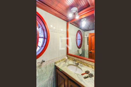 Casa à venda com 620m², 3 quartos e 7 vagas Casa à venda com 620m², 3 quartos e 7 vagasLavabo