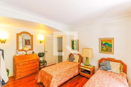 Casa à venda com 620m², 3 quartos e 7 vagas Casa à venda com 620m², 3 quartos e 7 vagasSuíte 1