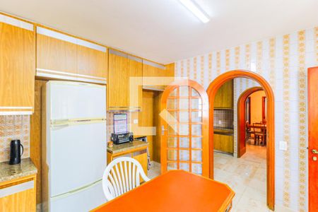 Casa à venda com 620m², 3 quartos e 7 vagas Casa à venda com 620m², 3 quartos e 7 vagasCozinha