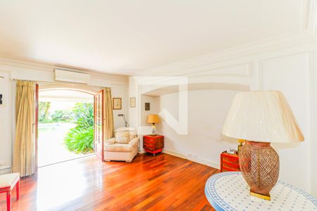 Casa à venda com 620m², 3 quartos e 7 vagas Casa à venda com 620m², 3 quartos e 7 vagasQuarto 2