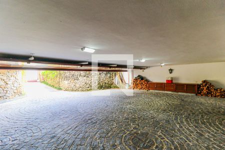 Casa à venda com 620m², 3 quartos e 7 vagas Casa à venda com 620m², 3 quartos e 7 vagasGaragem