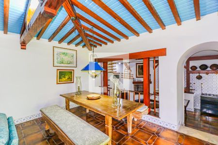 Casa à venda com 620m², 3 quartos e 7 vagas Casa à venda com 620m², 3 quartos e 7 vagasSalão