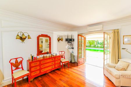 Casa à venda com 620m², 3 quartos e 7 vagas Casa à venda com 620m², 3 quartos e 7 vagasQuarto 2