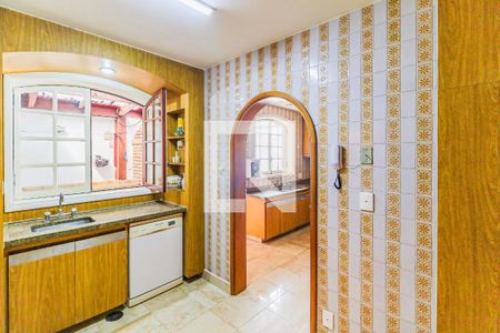 Casa à venda com 620m², 3 quartos e 7 vagas Casa à venda com 620m², 3 quartos e 7 vagasCozinha