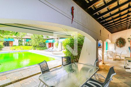 Casa à venda com 620m², 3 quartos e 7 vagas Casa à venda com 620m², 3 quartos e 7 vagasVaranda