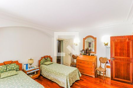 Casa à venda com 620m², 3 quartos e 7 vagas Casa à venda com 620m², 3 quartos e 7 vagasQuarto 1