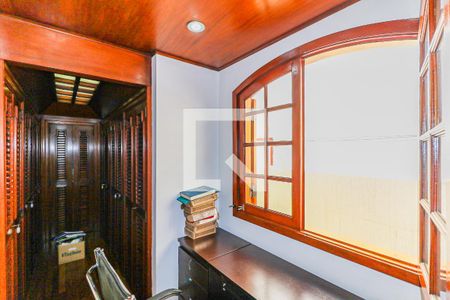 Casa à venda com 620m², 3 quartos e 7 vagas Casa à venda com 620m², 3 quartos e 7 vagasCloset