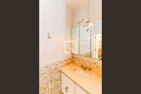 Casa à venda com 620m², 3 quartos e 7 vagas Casa à venda com 620m², 3 quartos e 7 vagasBanheiro Suíte 1