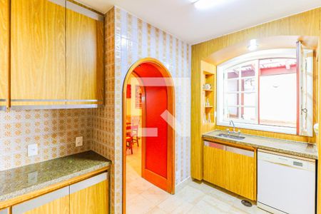 Casa à venda com 620m², 3 quartos e 7 vagas Casa à venda com 620m², 3 quartos e 7 vagasCozinha