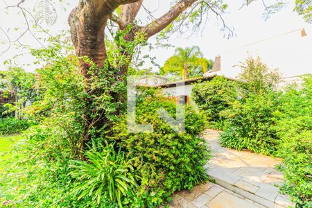 Casa à venda com 620m², 3 quartos e 7 vagas Casa à venda com 620m², 3 quartos e 7 vagasJardim