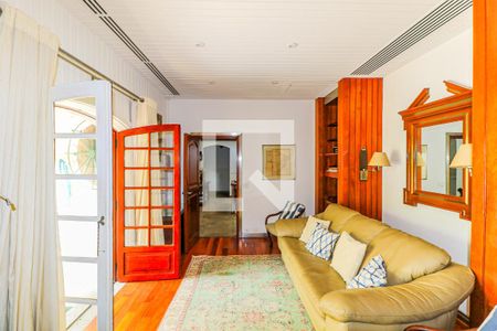 Sala íntima de casa à venda com 3 quartos, 620m² em Santo Amaro, São Paulo